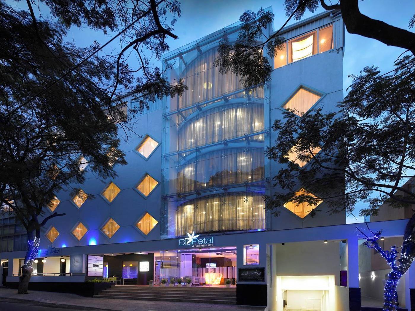 Blu Petal - A Business Hotel Bangalore Exterior foto